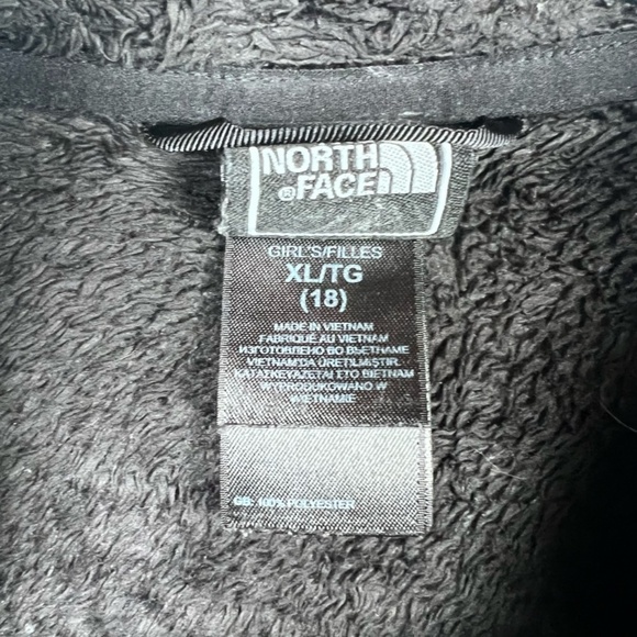 The North Face Girl’s Full Zip Jacket Black Warm Layering Fuzzy Coat Cozy  XL 18 - Picture 2 of 8